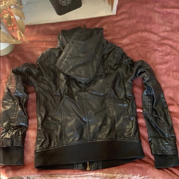 Women’s  Bomber Jacket - Picture 2 of 2